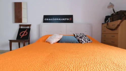Stanza privata in Via Andrea Cordedda 4, immagine 5 di 22