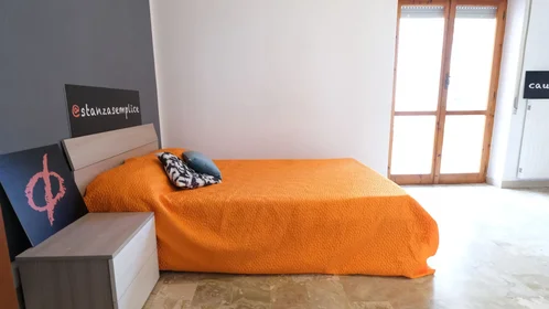 Stanza privata in Via Andrea Cordedda 4, immagine 1 di 22