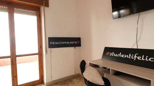 Stanza privata in Via Andrea Cordedda 4, immagine 2 di 22