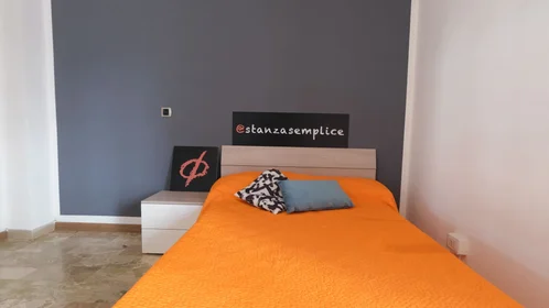 Quarto privado em Via Andrea Cordedda 4, imagem 3 de 22