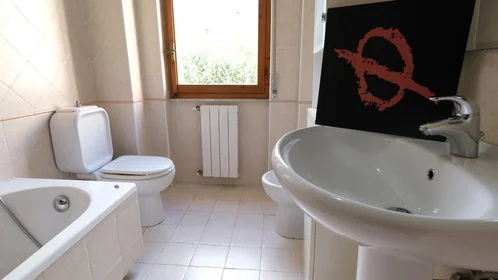 Stanza privata in Via Andrea Cordedda 4, immagine 11 di 21