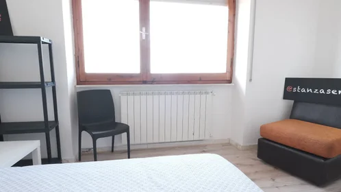 Quarto privado em Via Savoia 15, imagem 2 de 19