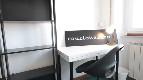 Quarto privado em Via Savoia 15, imagem 4 de 19