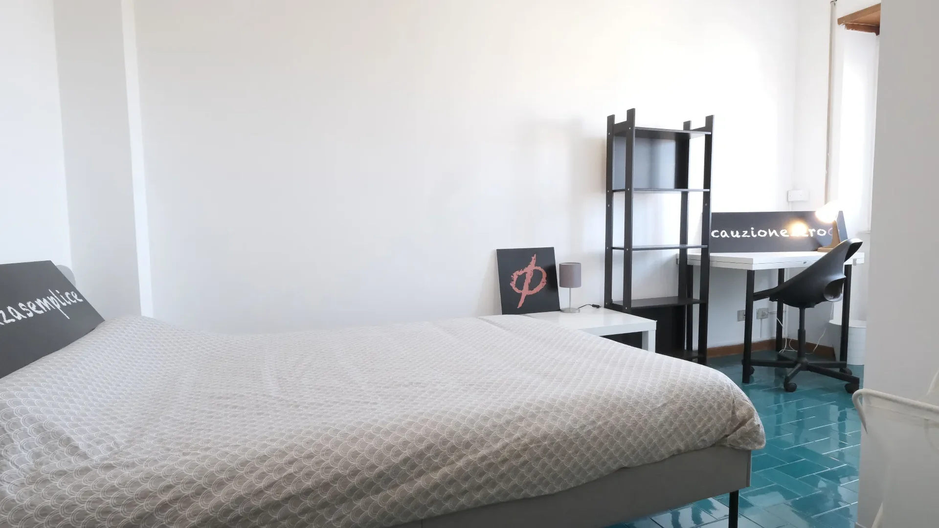 Quarto de estudante económico com localização conveniente em 