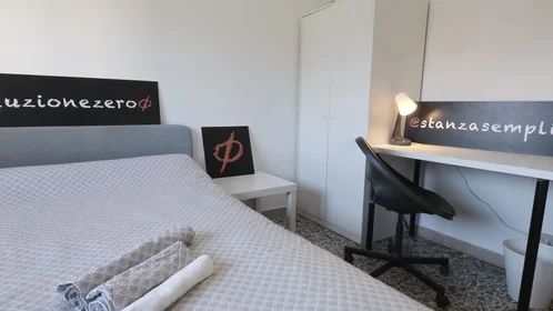 Quarto privado em Via Savoia 15, imagem 4 de 19