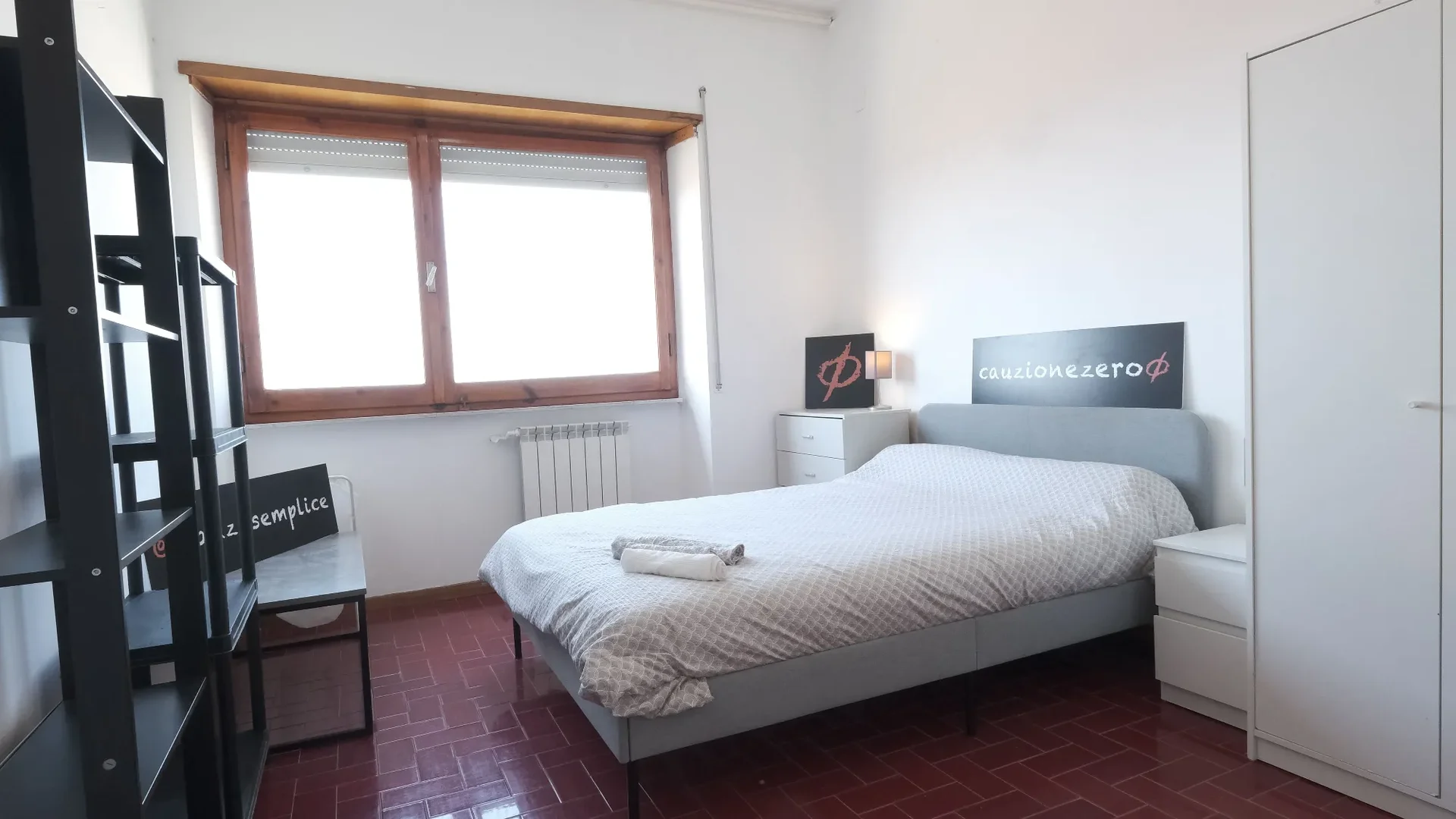 Quarto para alugar em apartamento de estudantes em , totalmente mobilado
