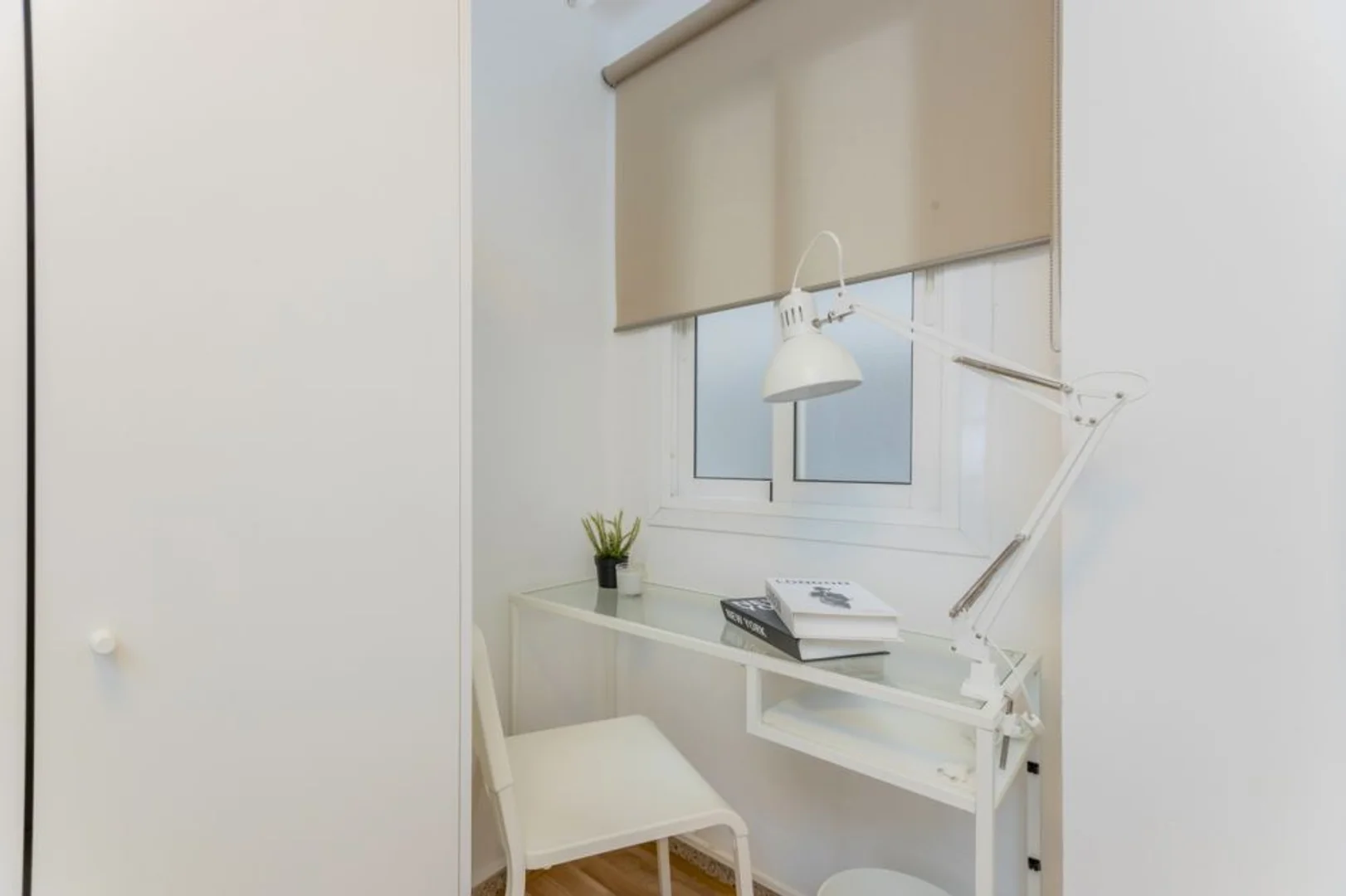 Habitación estudiantil económica con ubicación conveniente en 
