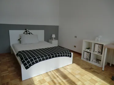 Privatzimmer in der Via Piovese 97, bild 1 von 17