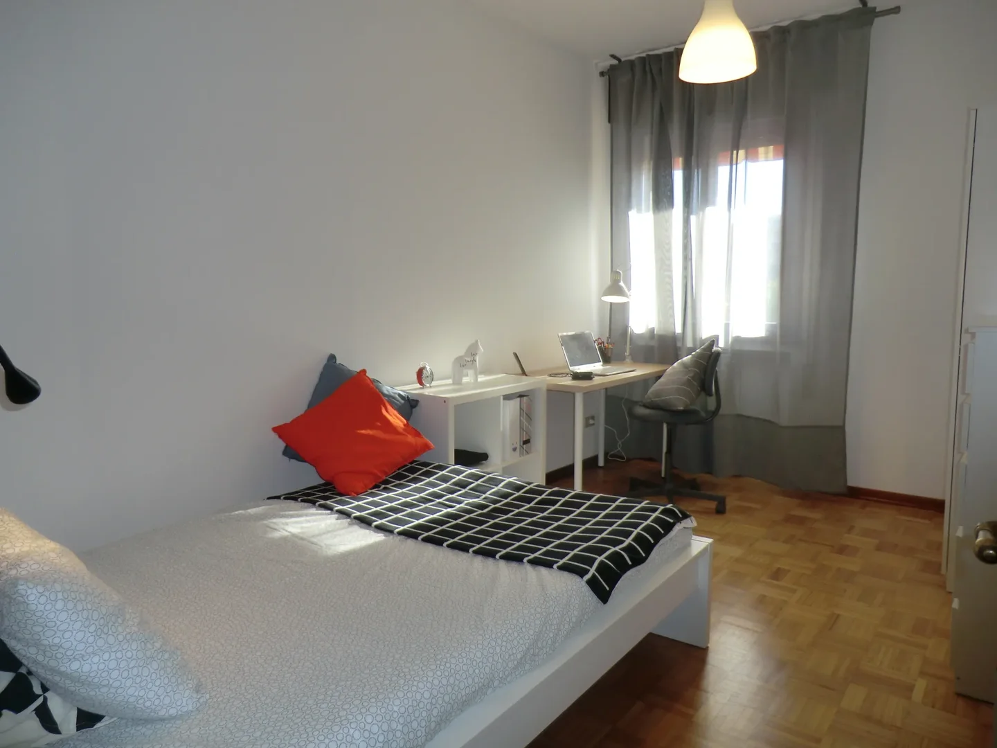 Komfortables und geräumiges Studentenzimmer in