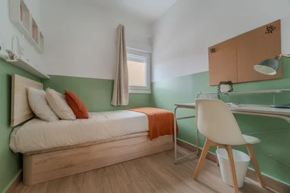 Chambre privée à Calle de Sierra de Meira 29, image 1 de 10