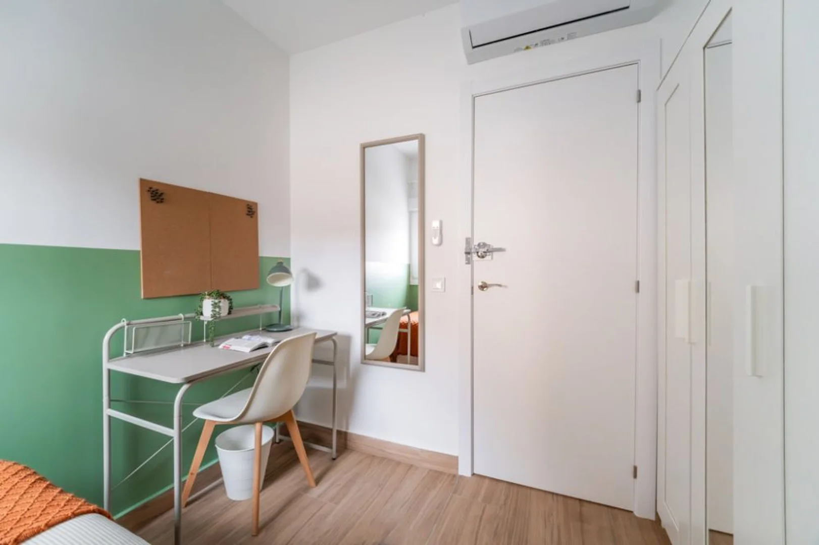 Chambre d'étudiant confortable et spacieuse dans 