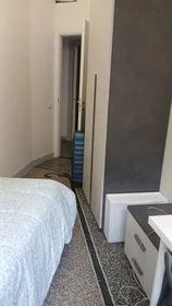 Chambre privée à Via Antonio Crocco 8, image 1 de 10