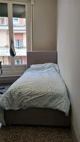 Chambre privée à Via Antonio Crocco 8, image 2 de 10