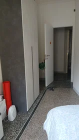 Chambre privée à Via Antonio Crocco 8, image 4 de 10