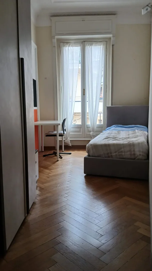 Chambre conviviale pour les étudiants dans  avec des équipements modernes