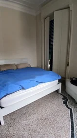 Chambre privée à Via Antonio Crocco 8, image 2 de 10