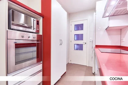 Private room at Calle Virgen de Robledo 7, image 6 of 21