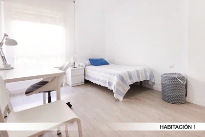 Quarto privado em Calle Porvenir 36, imagem 1 de 23