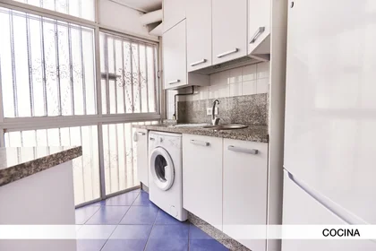 Quarto privado em Calle Porvenir 36, imagem 5 de 23
