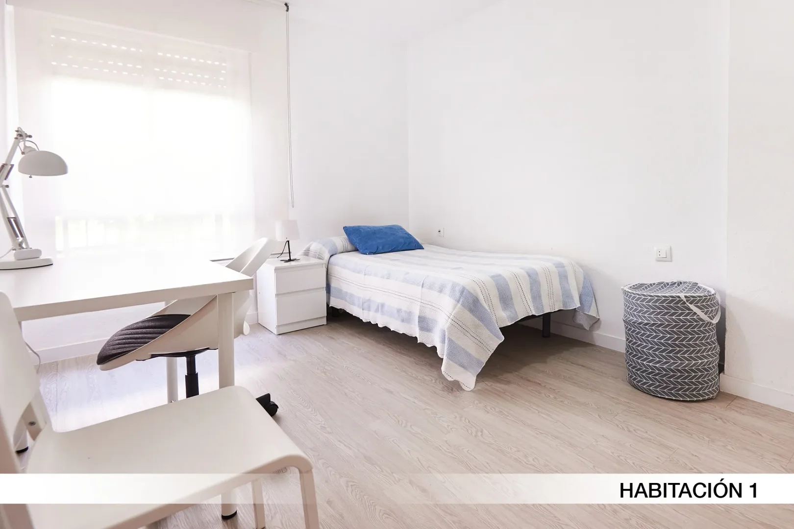 Quarto de estudante económico perto do campus em 