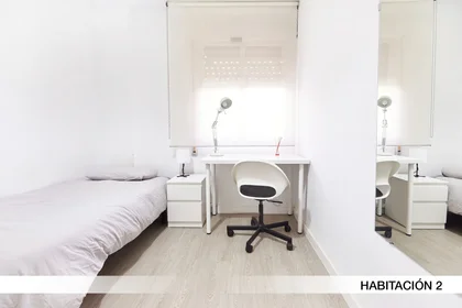 Quarto privado em Calle Porvenir 36, imagem 1 de 23