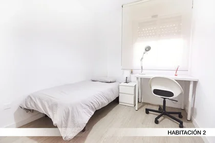 Quarto privado em Calle Porvenir 36, imagem 2 de 23