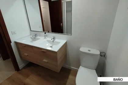 Quarto privado em Calle Porvenir 36, imagem 16 de 23