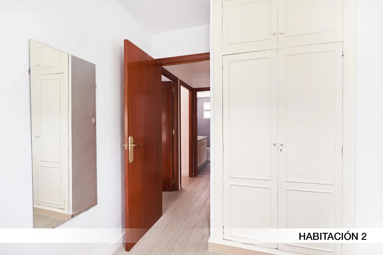 Quarto de estudante económico perto do campus em 