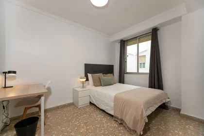Habitación privada en Calle Callosa de Ensarriá 11, imagen 1 de 10