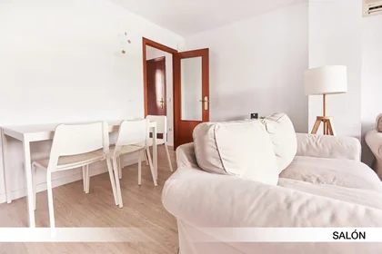 Quarto privado em Calle Porvenir 36, imagem 12 de 23