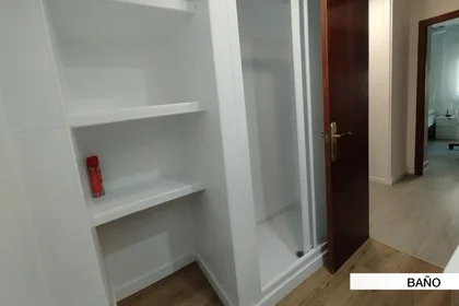 Quarto privado em Calle Porvenir 36, imagem 17 de 23