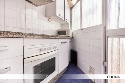 Quarto privado em Calle Porvenir 36, imagem 6 de 23