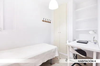 Quarto privado em Calle Porvenir 36, imagem 3 de 23