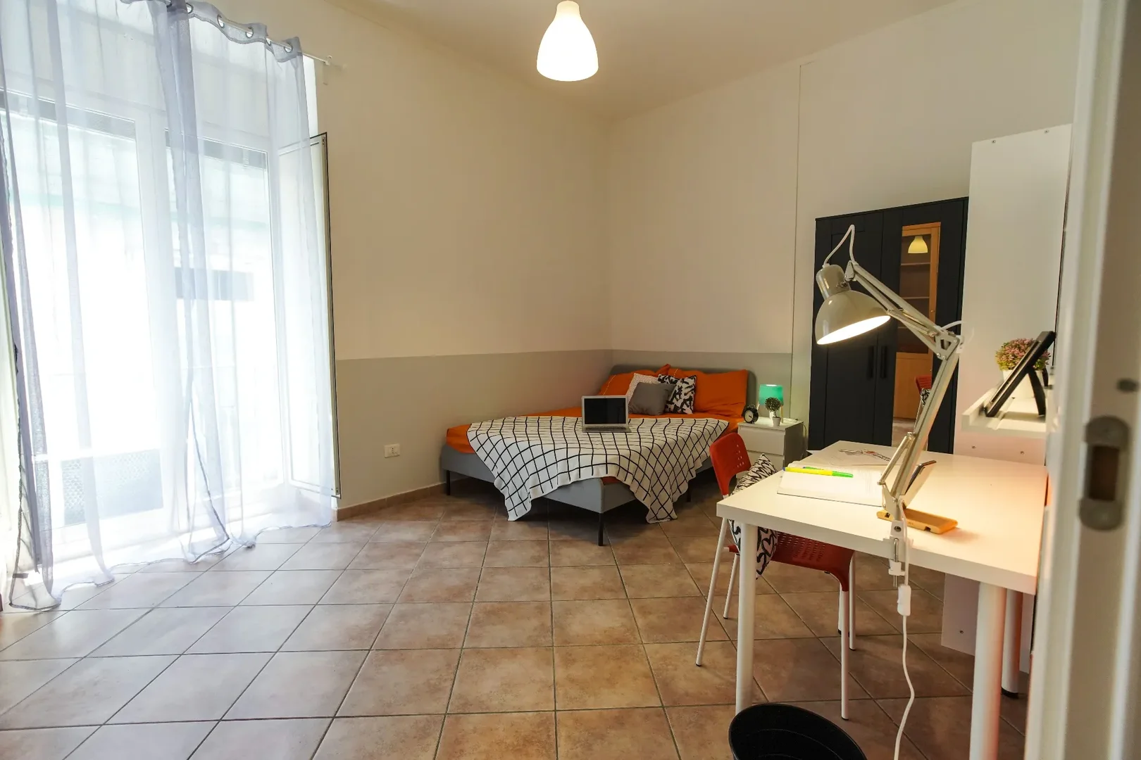 Cozy room for students available in 