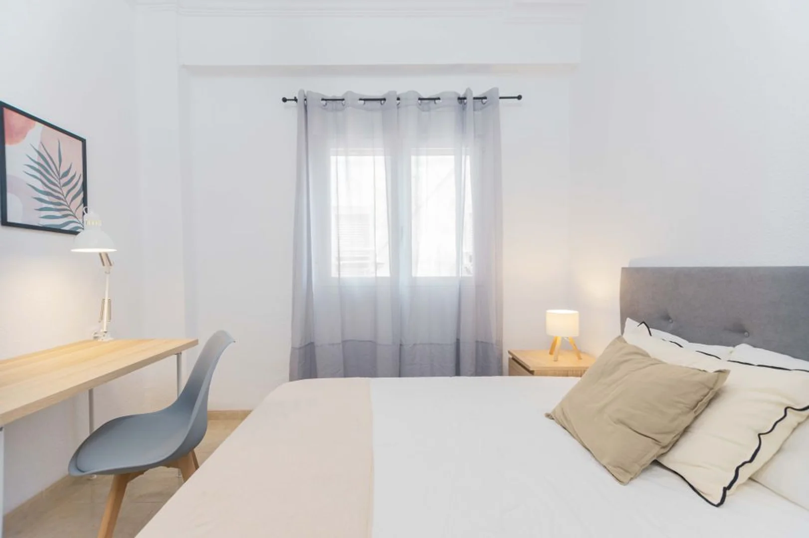 Economical student room with convenient location in 
