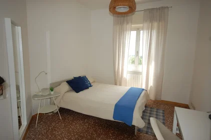 Chambre privée à Via Marco D' Agrate, image 2 de 6