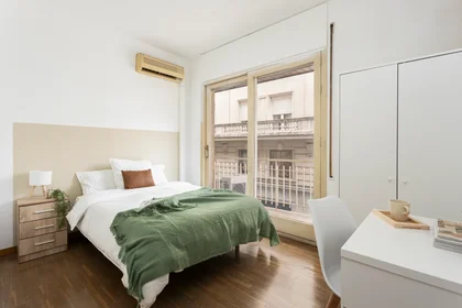 Prywatny pokój Via Augusta 164, obraz 1 15
