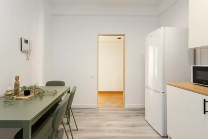 Prywatny pokój Via Augusta 164, obraz 6 16
