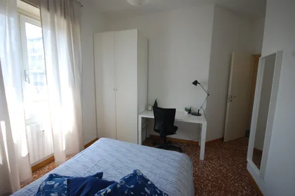 Chambre privée à Via Marco D' Agrate, image 1 de 7