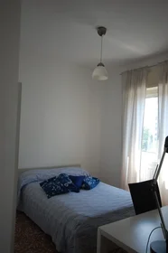 Chambre privée à Via Marco D' Agrate, image 2 de 7