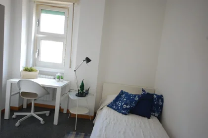 Chambre privée à Via Marco D' Agrate, image 1 de 7