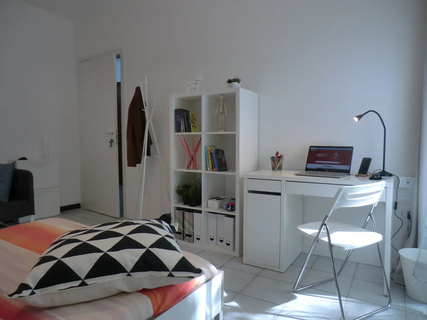 Budget-friendly student room close to campus in 