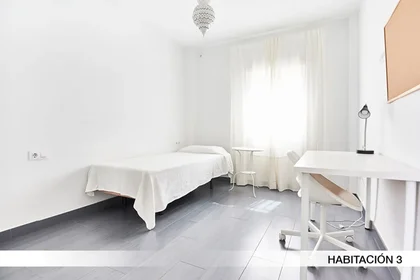 Quarto privado em Castillo de Alcalá de Guadaíra 10, imagem 1 de 14