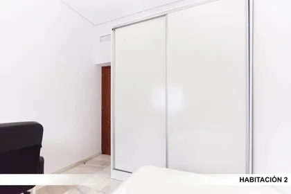 私人房间 在 Calle Carlos Brujes 6, 23的图像4