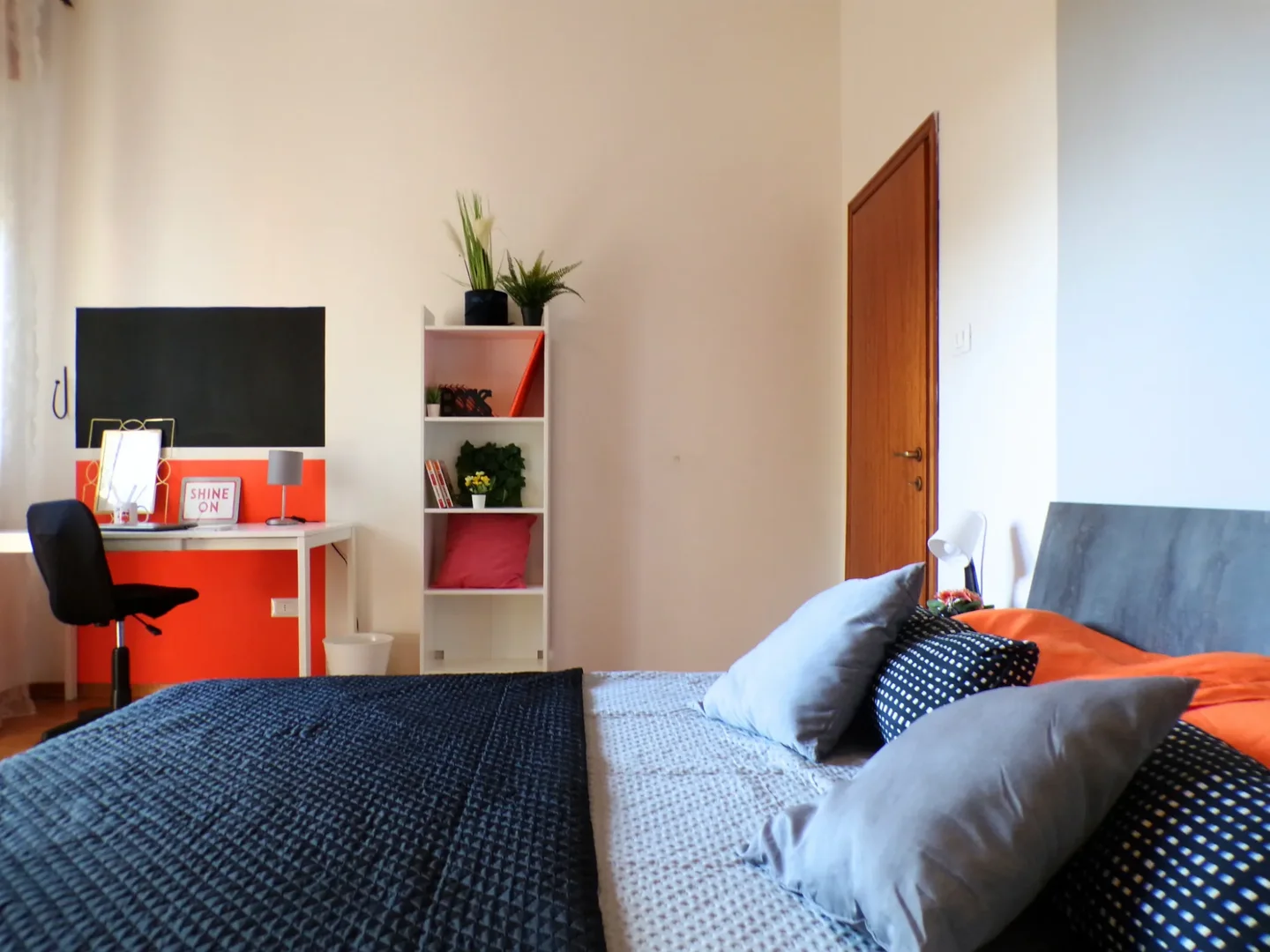 Habitación estudiantil económica cerca del campus en 
