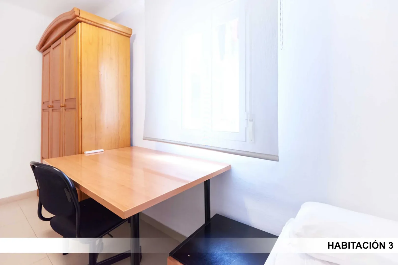 Komfortables und geräumiges Studentenzimmer in 