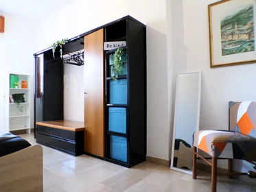 Habitación privada en Via Giovanni Antonio Magini 6, imagen 3 de 16