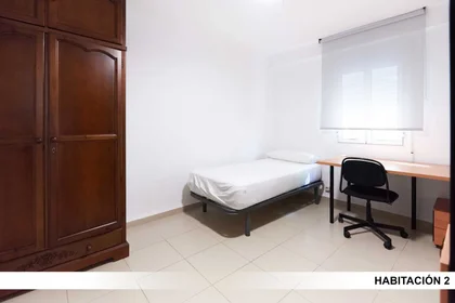 Privatzimmer in der Calle Santo Ángel 12, bild 1 von 18