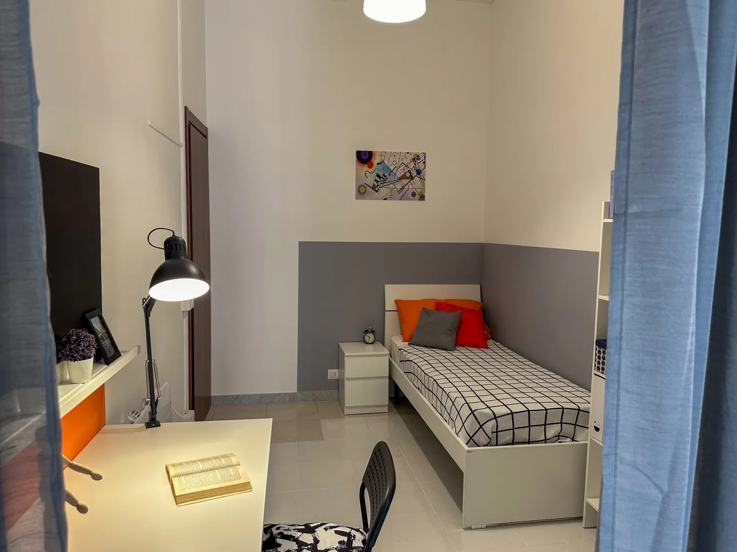 Cozy room for students available in 
