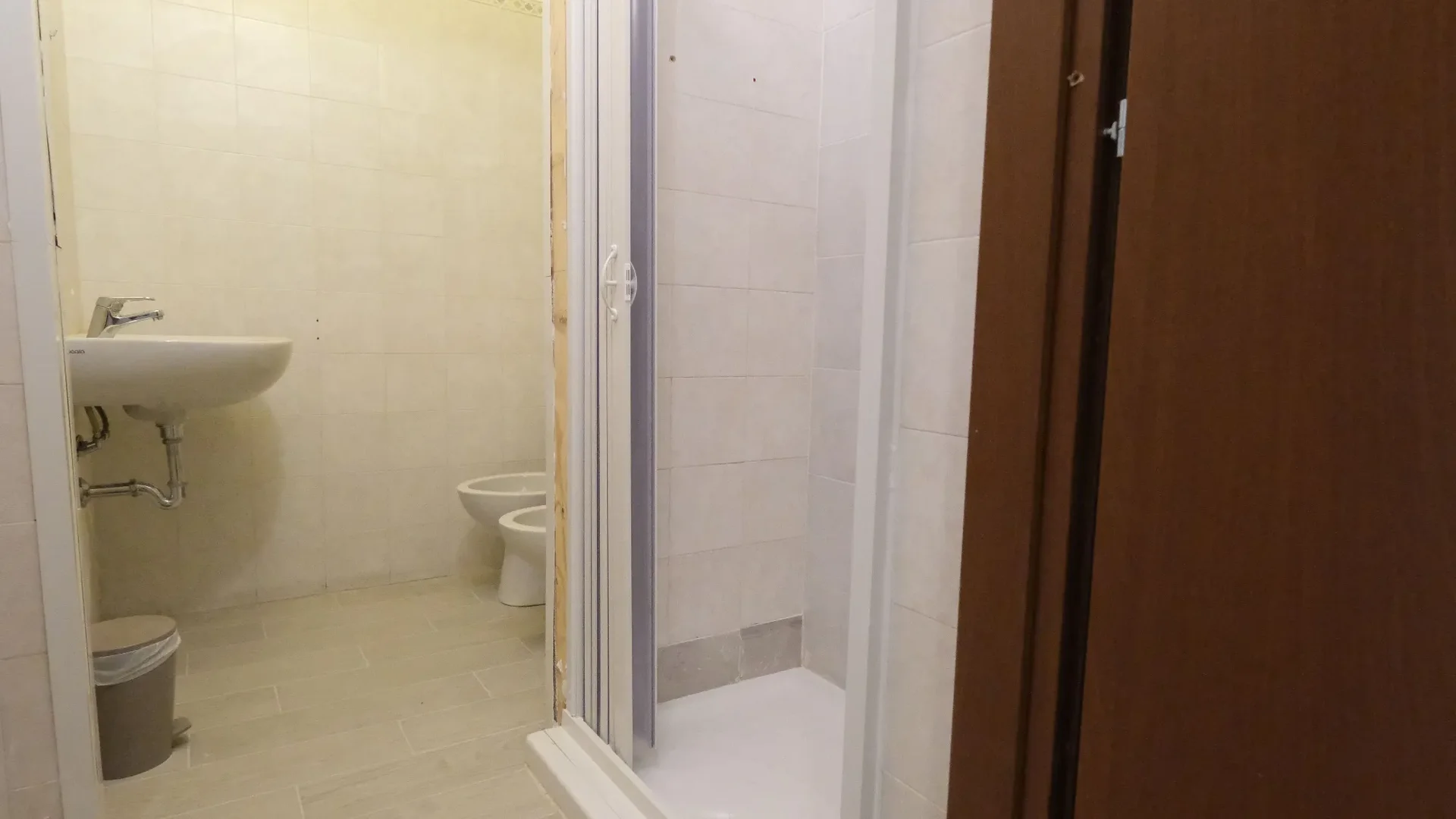 Quarto para alugar em apartamento de estudantes em , totalmente mobilado